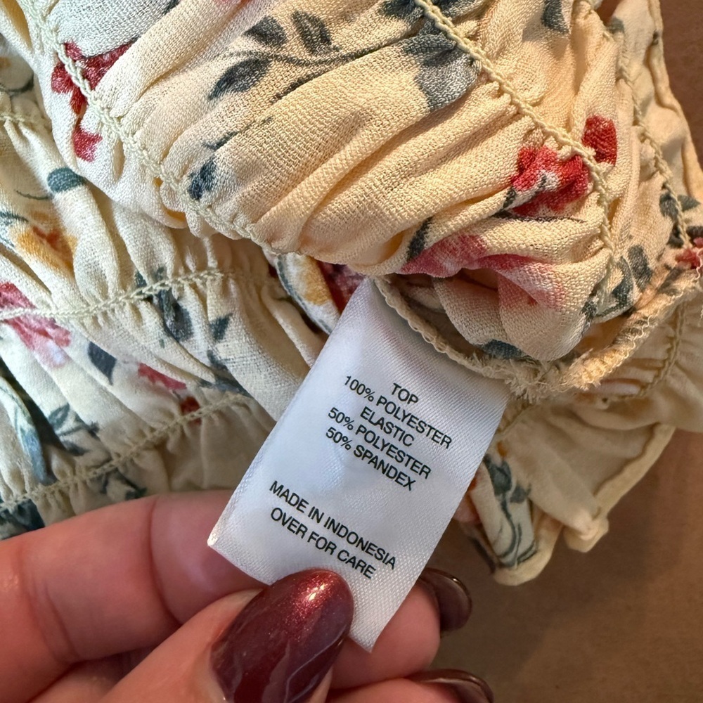 The General Good Marj Smocked Crop Top Yellow Floral Size Medium - Picture 8 of 9